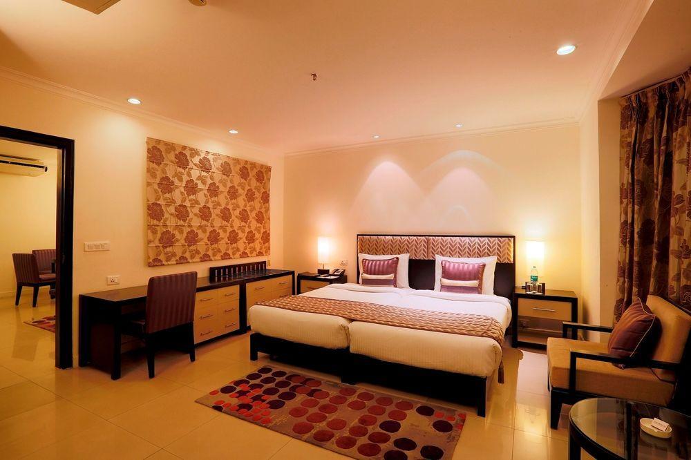 The Lallgarh Palace A Heritage Hotel Bikaner Exterior photo